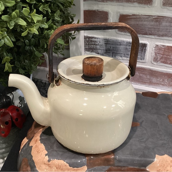Other - Vintage - Cream colored, enamel coated, Tea Kettle w/ Wooden Handle - Decor